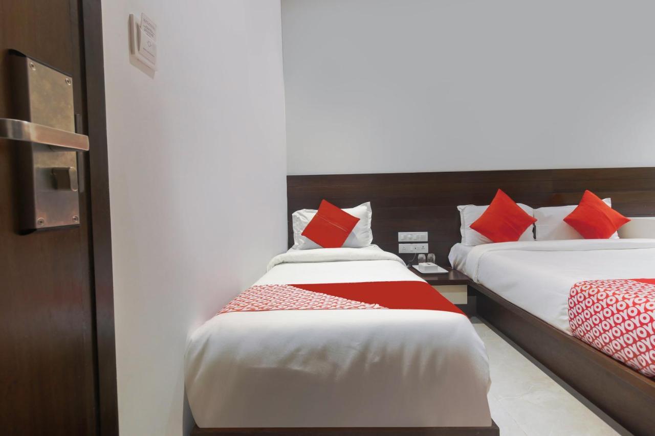 Oyo Preferred 75540 Hotel Flora Suites Mumbai Exterior photo