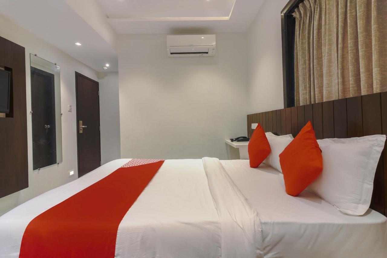Oyo Preferred 75540 Hotel Flora Suites Mumbai Exterior photo