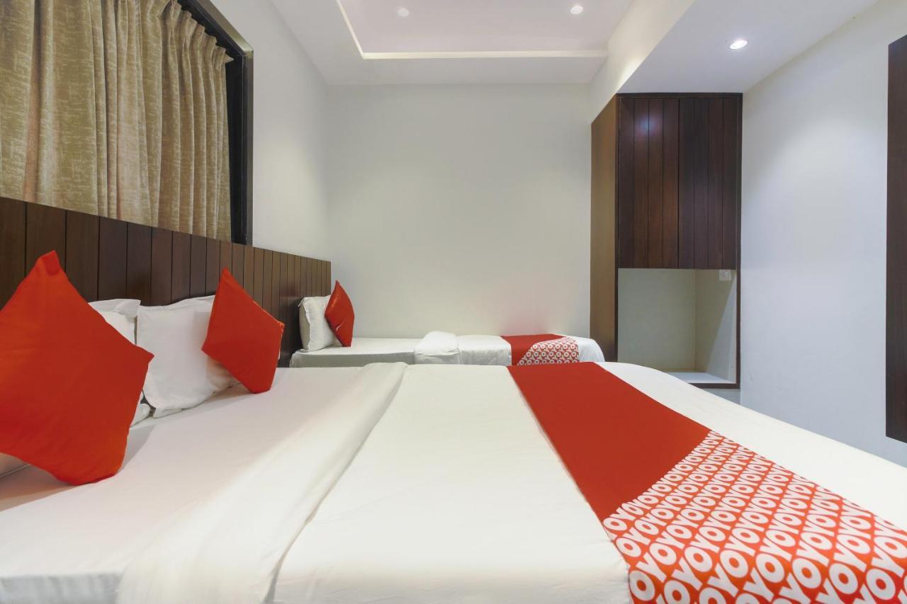 Oyo Preferred 75540 Hotel Flora Suites Mumbai Exterior photo