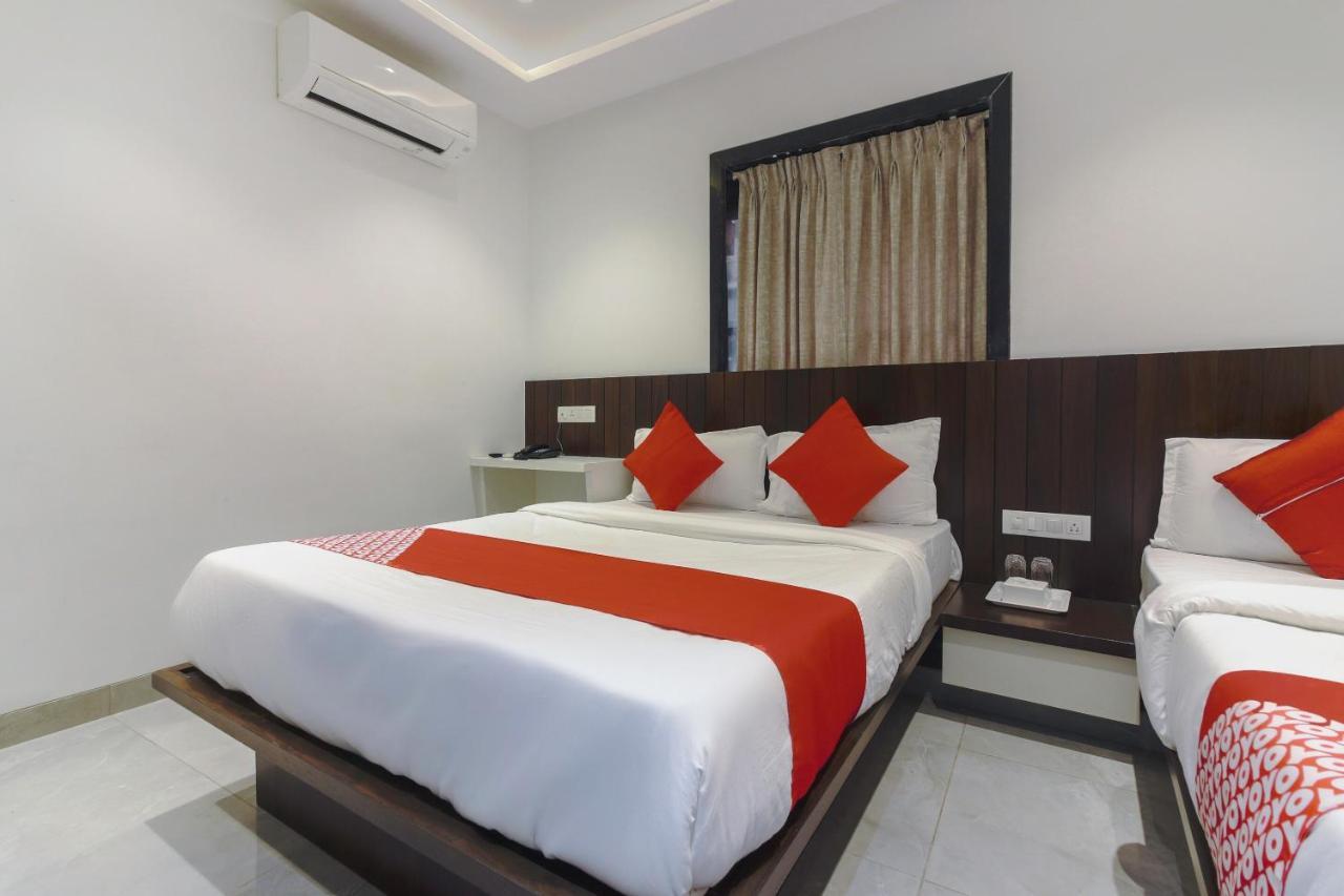 Oyo Preferred 75540 Hotel Flora Suites Mumbai Exterior photo