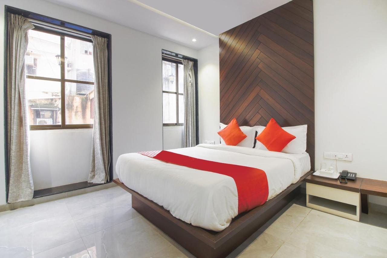 Oyo Preferred 75540 Hotel Flora Suites Mumbai Exterior photo