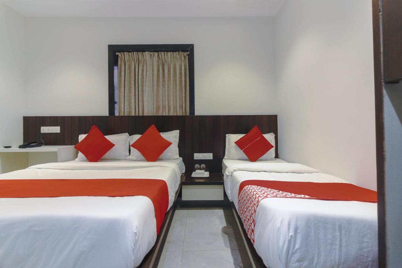 Oyo Preferred 75540 Hotel Flora Suites Mumbai Exterior photo